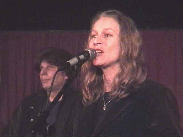Lisa Finnie (Ronnie Mack in background)